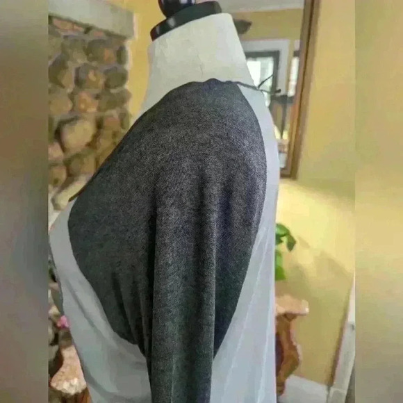 Windsor Women's Long Sleeve Tee Size L - Picture 4 of 9